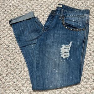 Forever 21 distressed cropped skinny jeans. Size 28